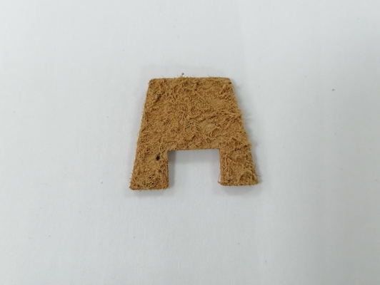 कपड़ों पर सिलाई असली लेदर पैच परिधान के लिए उभरा हुआ लोगो
