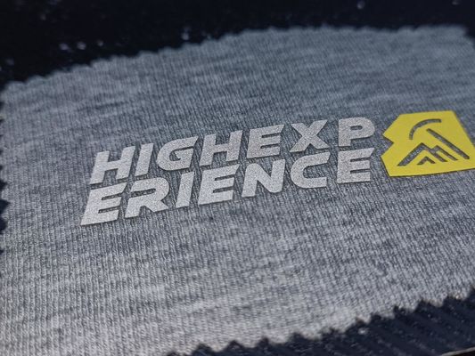 OEKOTEX लोगो धोने योग्य पैच कस्टम Refective चांदी सिलिकॉन बैज