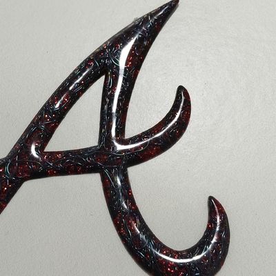 बैग के लिए अनुकूलित उच्च आवृत्ति 3D TPU उभरा हुआ लोगो लाल धातुई हीट ट्रांसफर लेबल