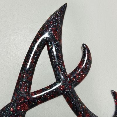 बैग के लिए अनुकूलित उच्च आवृत्ति 3D TPU उभरा हुआ लोगो लाल धातुई हीट ट्रांसफर लेबल