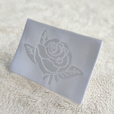 OEM ODM उच्च गुणवत्ता वाले बुना हुआ लेबल बुना हुआ टैग गर्दन के लिए कपड़े के लिए लेबल ब्रांड लोगो बुना हुआ लेबल