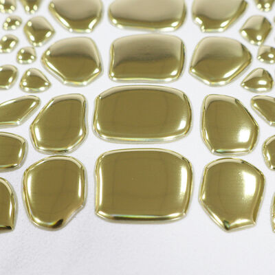 फैक्टरी कस्टम धातु स्वर्ण टीपीयू हीट ट्रांसफर लेबल - लक्जरी परिधान और फैशन वस्त्रों के लिए अनियमित आकार का प्रतीक