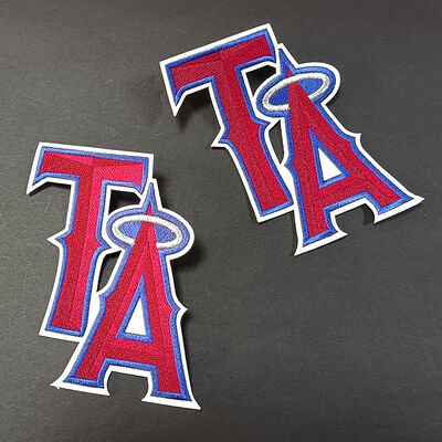 कढ़ाई वाला पैच - लाल और नीला हैलो के साथ, लौह-ऑन / सिलाई-ऑन परिधान बैकपैक सजावट बैज