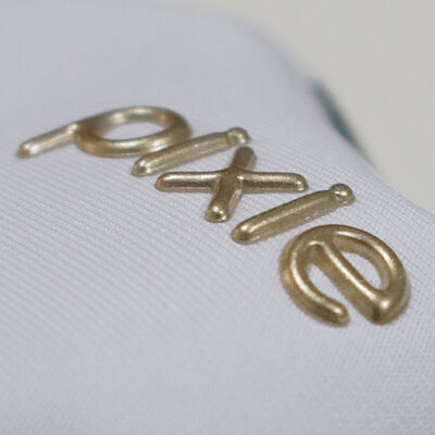 फैक्टरी कस्टम सोना टीपीयू हीट ट्रांसफर लेबल चमकदार प्रभाव कपड़ा के लिए कपड़े पर लोहा