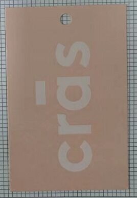 कस्टम हैंग टैग नया डिज़ाइन कम कीमत वाले गारमेंट एक्सेसरीज़ कपड़ों के लिए स्विंग हैंग टैग