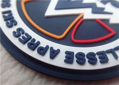 कपड़ों के लिए पेशेवर कस्टम गोल सिलिकॉन पैच - पर्यावरण के अनुकूल