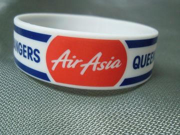 व्यापार दिखाएँ प्रोमोशनल आइटम Giveaways उभरा सिलिकॉन Wristband कंगन