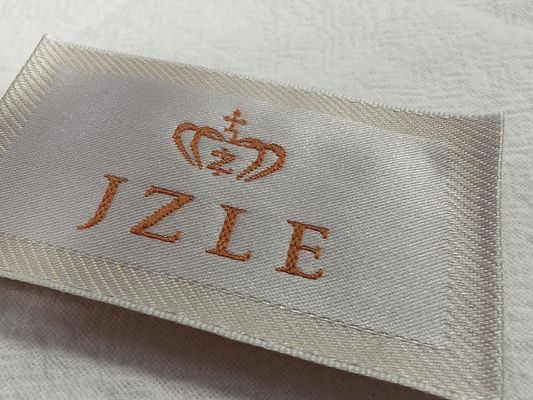 कस्टम कढ़ाई पैच गर्दन उच्च घनत्व बुना लक्जरी लेबल जूते के लिए